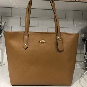 A Coach tote